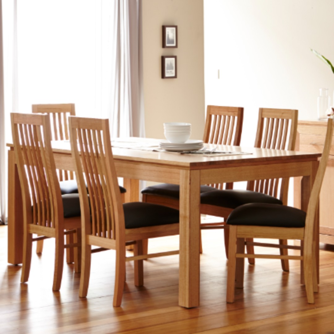 Tamworth Dining Table