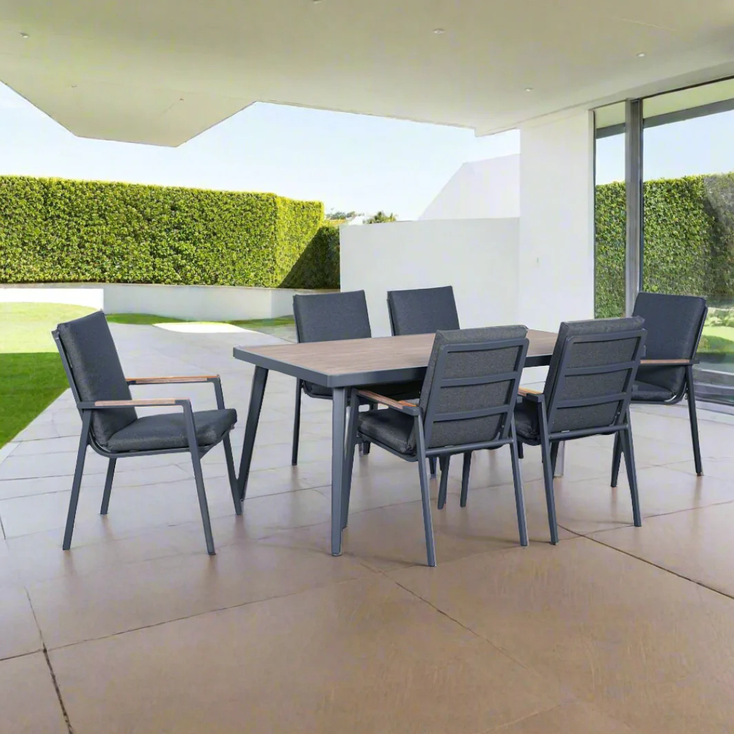 Arletter Outdoor Dining Setting (1)